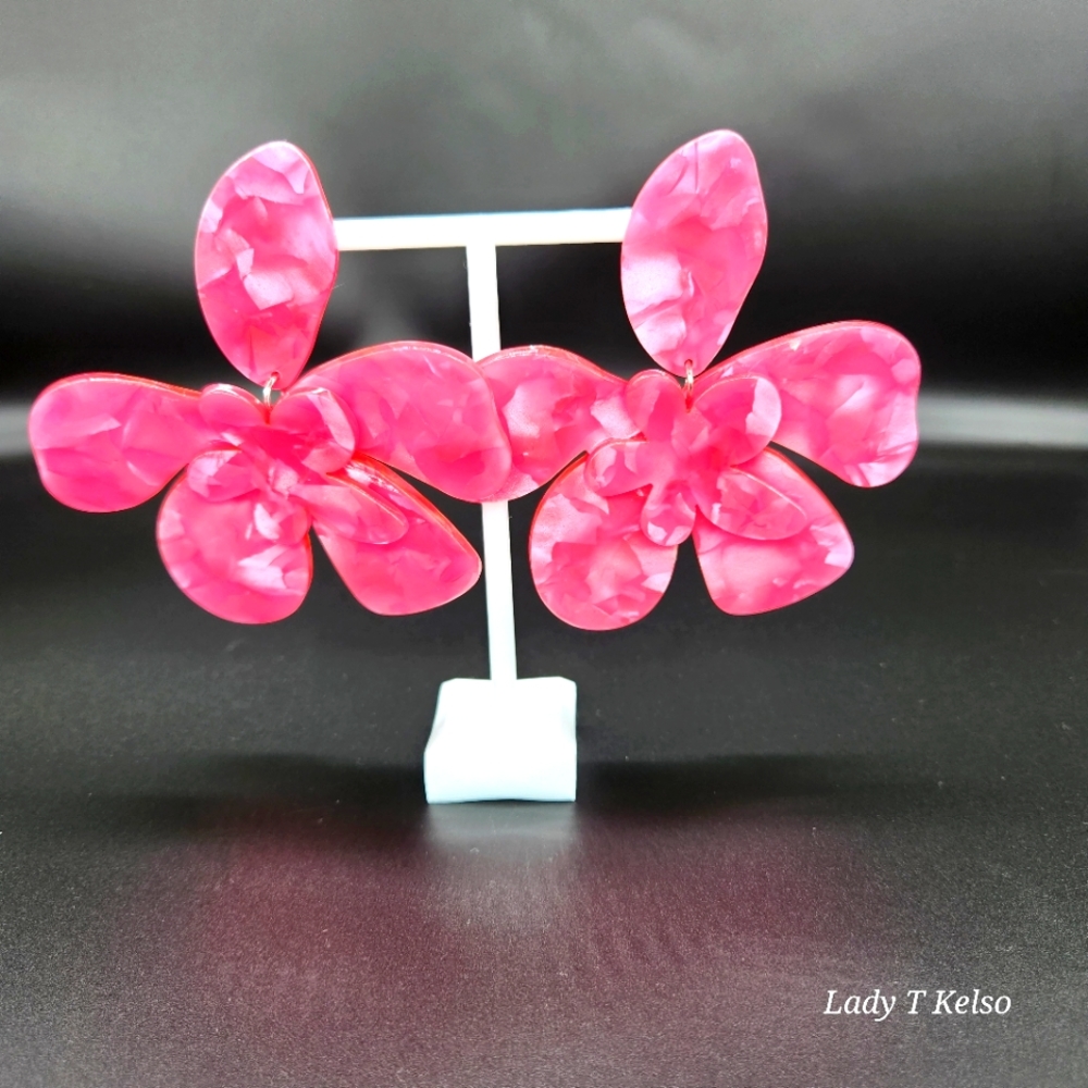 OH SO BOHEMIAN RESIN FLOWER EARRINGS
